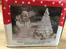 International Silver Company Christmas Tree and Santa Claus Salt and Pepper Set. - £8.01 GBP