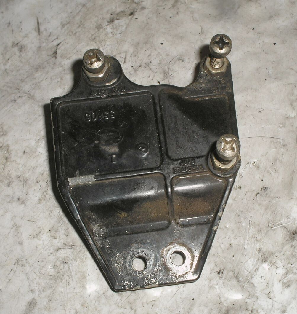 1975 115 HP Mercury Outboard Inline 6 Throttle Mounting Bracket - $5.88