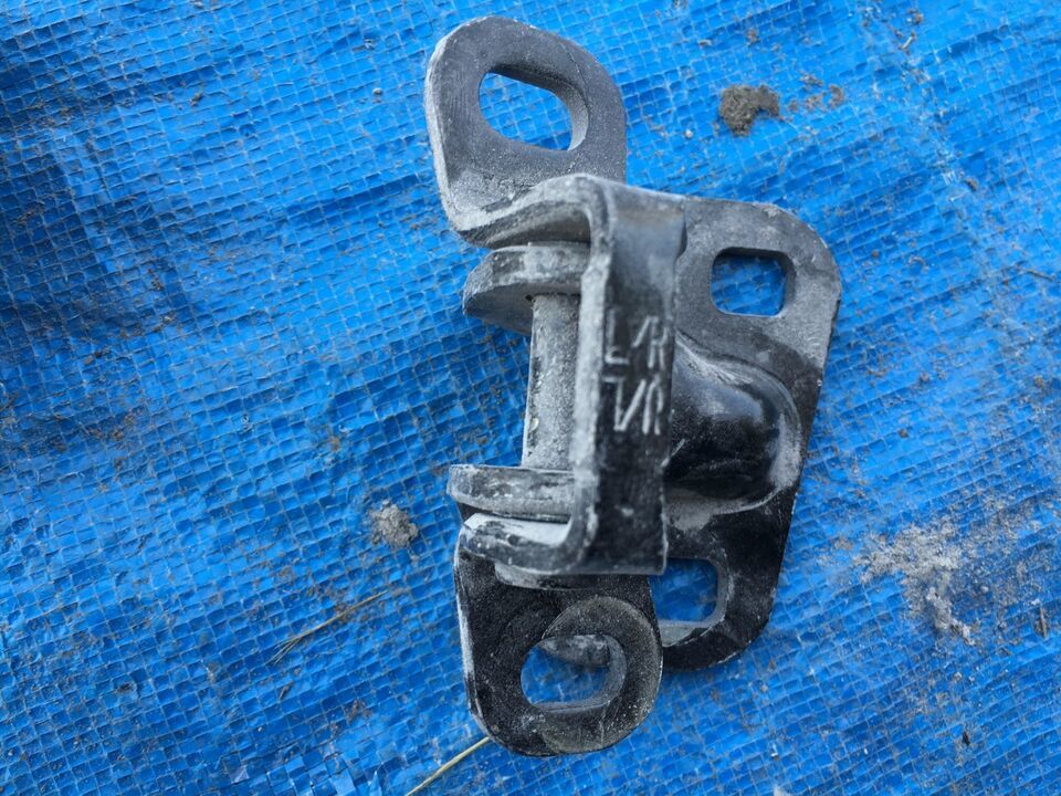 96 97 98 99 SATURN S SERIES LEFT RIGHT DOOR HINGE UPPER LOWER L R PASSEN... - $6.05
