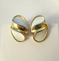 Monet Clip On Earrings Luxury White Enamel Smooth Gold Tone Oval Design 1&quot; High - £12.77 GBP