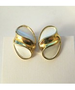 Monet Clip On Earrings Luxury White Enamel Smooth Gold Tone Oval Design ... - $299.74 MXN
