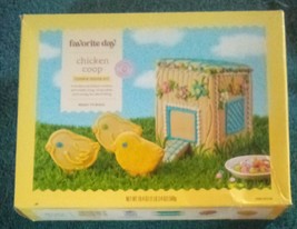 Favorite Day Chicken Coop Cookie House Kit, 19.4oz (10/2023) Pre-baked c... - $19.50