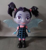 Vampirina Bat-tastic 12 Inch Doll with Wings Talks &amp; Lights Up Working Hair Clip - £18.04 GBP