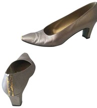 Stuart Weitzman Taupe Textured Shoe Pump Size 7.5 2 1/2&quot; heel Classic - £55.91 GBP