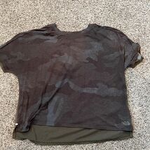 The North Face t camo with green mesh back. Women m, non smoking home - $16.13