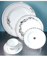 Vera Wang Fleurs Wedgwood 5 PC. Place Setting Platinum Florals English C... - $68.90