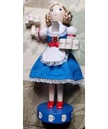 Nutcracker Village, 2002 Germany Bier Maid , 10th Anniversary Edition - $636.44 MXN
