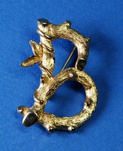 Sarah Coventry Letter &#39;B&#39; Pin Brooch Branch &amp; Vine Motif Gold Tone - £7.97 GBP