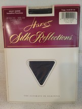 Hanes Pantyhose CD Classic Navy 715 Silk Reflections Silky Sheer Sandalfoot New - £6.03 GBP