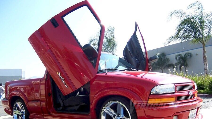 Chevrolet S10 1994-2004 Direct Bolt on Vertical Doors Inc kit lambo door... - $1,166.60