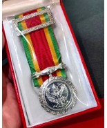 The Silver Medal (Seventh Class) of the Crown of Thailand, Chakrabarti M... - $1,656.95 MXN