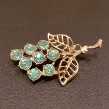 Vintage Brooch, Gold Tone with Aquamarine color Glass Gems, Grape Bunch image 4