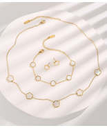 White lucky clover set / Set de trébol de la suerte color blanco - $28.00