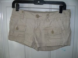 American Eagle Khaki Short Shorts Size 2 Women's EUC - $18.90