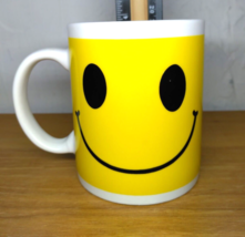Smiley Faced Happy Emoji Coffee Tea Mug 8 Oz Size Unbranded - $11.23