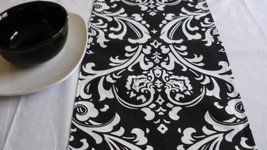 TABLE RUNNER Traditions Damask Osborne White on Black Print - £15.64 GBP