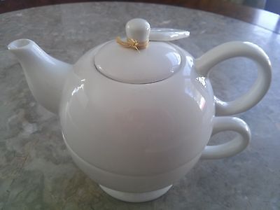 Wild Leaf Tea Co. Ceramic Tea Cup w/Nesting Tea Pot Tea Set - $6.33
