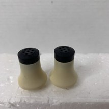 Vintage Mini White And Black Plastic Round Salt And Pepper Shaker Set - £3.89 GBP