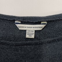 American Eagle Outfitters Women's Gray Floral Sleeve Cropped Sweatshirt Sz Small image 3