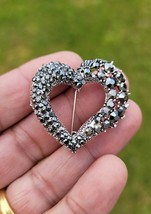 Black Heart Celebrity Brooch Stunning Vintage Look Retro Style Love Broach Pin D - £16.62 GBP