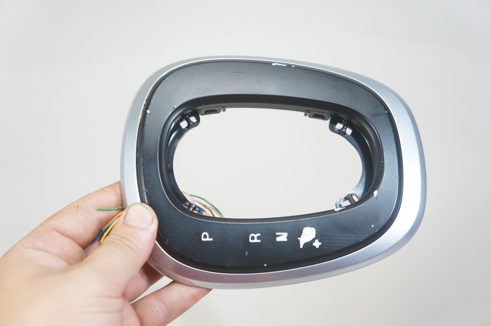 2014-2017 fiat 500L center console shifter indicator bezel trim oem - $45.00