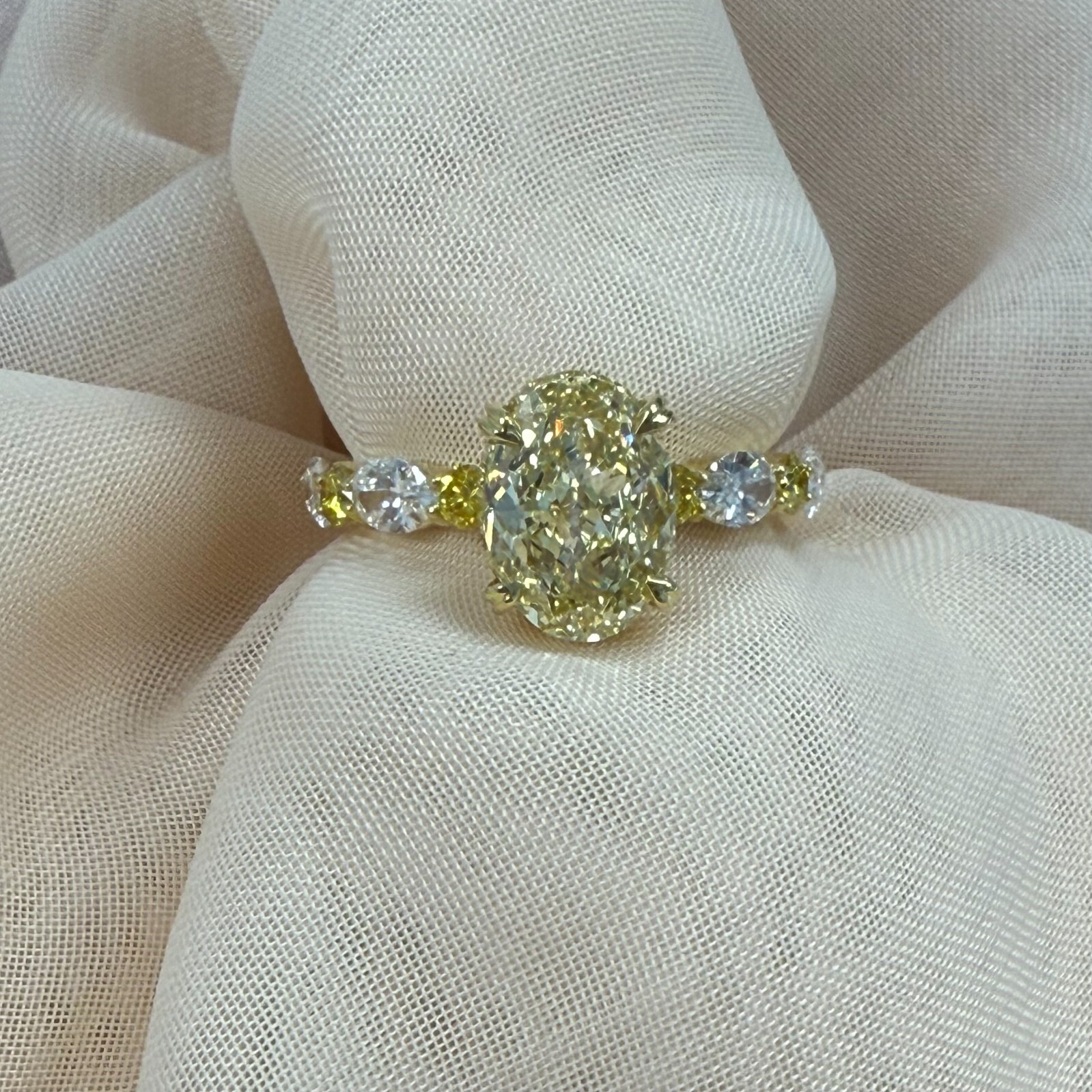 IGI 2.31 Ct Yellow Oval Brilliant Cut Lab Grown Diamond Ring 18k Gold 3.51Ctw Item image 4