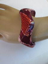 Vintage Plastic Bangle Bracelet Pink Plum Snakeskin Motif Pattern Medium... - £7.83 GBP