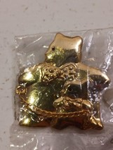 Bears Gold Toned Pinback Brooch - £2.32 GBP