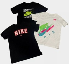 The Nike Tee Unisex Youth Set Of Three T-shirts Size Medium (lot 82) - £17.75 GBP