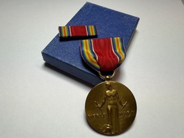 WWII, CAMPAIGN AND SERVICE, VICTORY MEDAL, SLOT BROOCH, WAR TIME ISSUE, ... - $20.00