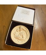 1978 Madonna Profetica Carved Alabastor 3D Plate Italy Madonne Viuenti - $31.17 CAD