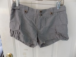 BANANA REPUBLIC Heritage Gray W/White Stripe Shorts Size 6 Women&#39;s EUC - $14.60