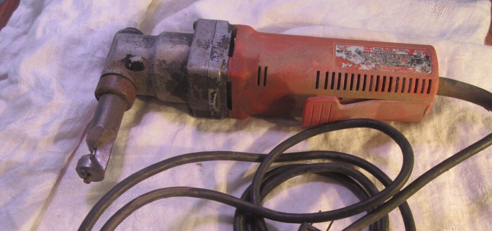 Milwaukee 16 Gauge HEAVY DUTY Nibbler SHEET METAL 6890 CORDED W/BOX Shears & Nibblers