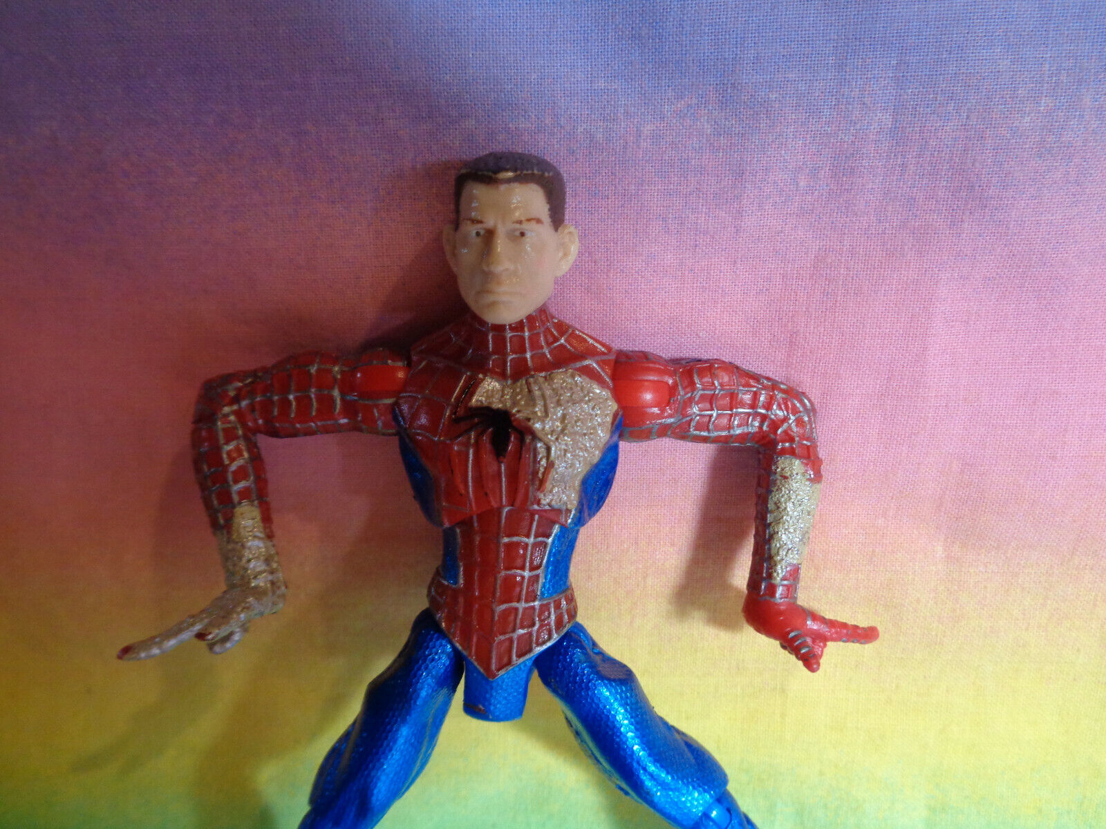 2005 Marvel Hasbro Battle Ravaged Spider-Man Action Figure Unmasked - $7.76