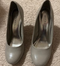 Women&#39;s Heels Round Toe Brand: Metaphor Size 6M Heels 3 1/2 Inches  - $34.99