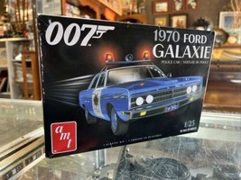 James Bond 007 1970 Ford Galaxie Police Car 1:25 Scale Model Kit AMT - $18.70