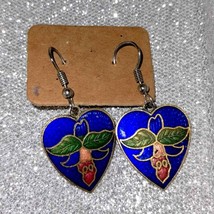 Beautiful 1970s vintage cloisonné heart earrings/very vibrant in color - £25.03 GBP