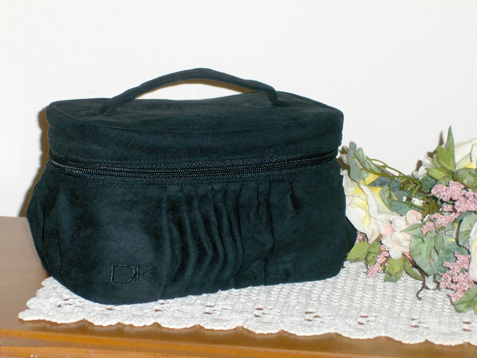Donna Karan Cosmetics Bag Train Case Makeup Toiletries Cashmere Mist Black Tote  - $24.99