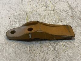 Skidsteer Loader Uni-Tooth Bucket Tip 132-4720 9-1/4" Long 18mm Bore - $21.66