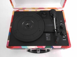 Victrola VSC-550BT P3 Bluetooth Stereo Turntable - Geo Print image 3