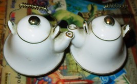  tea pots - salt and pepper shakers - £7.86 GBP