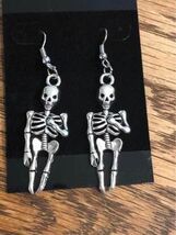 New Retro Adorable Full Skeleton Holding Heart Earrings Halloween - $5.00