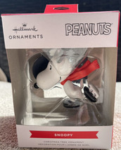 Hallmark Peanuts Snoopy with Top Hat Ice Skating 2021 Christmas Ornament New! - £15.98 GBP