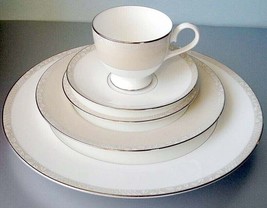 Royal Doulton Cashmere 5 Piece Place Setting Dinner Set Platinum Trim Ne... - $68.21