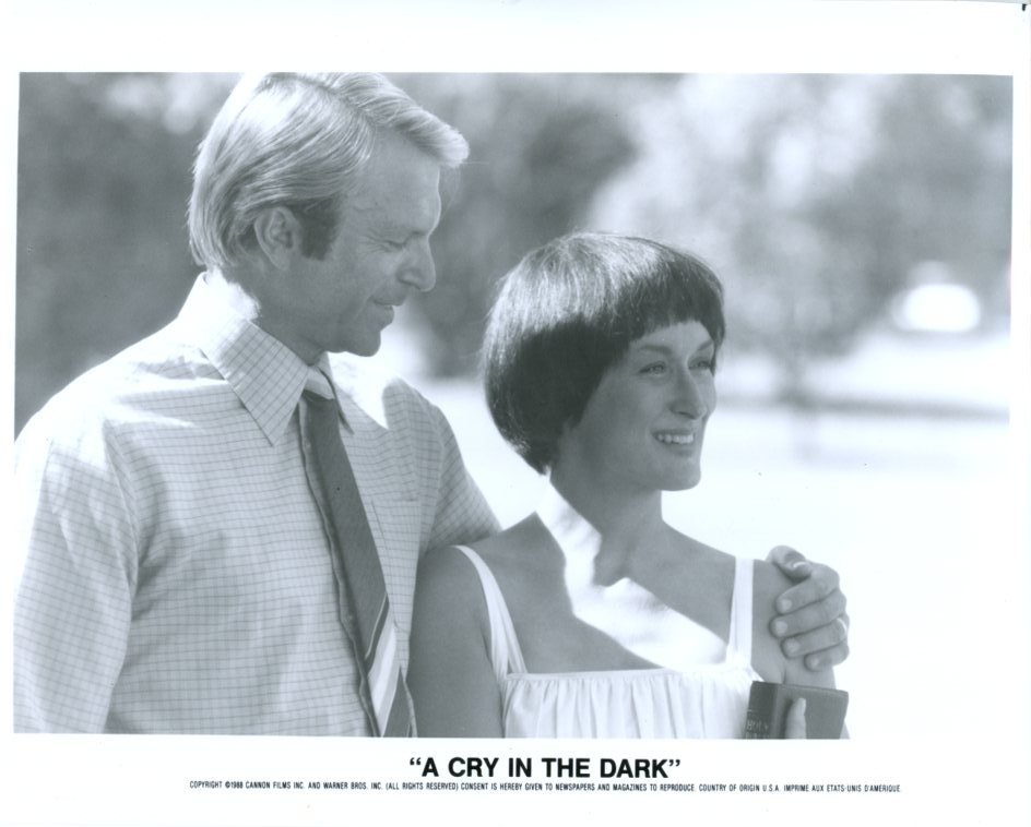 Sam Neill Meryl Streep 8x10 ORIGINAL photo X2890 - $2.99
