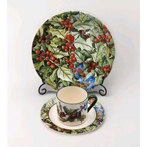 Le Houx Gien France Hollyberries & Blue Ribbon Coffee Cup & Saucer Desse... - $2,188.72 MXN Le Houx Gien France Hollyberries & Blue Ribbon Coffee Cup & Saucer Desse... - $2,188.72 MXN