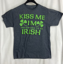 Kiss Me I&#39;m Pretending to be Irish Logo Gray Men&#39;s T-Shirt Unisex Size M - £8.34 GBP