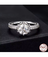 18K 925 Sterling Silver 1CT Round Cut Moissanite Flower Ring - $1,493.75 MXN