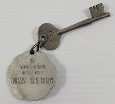 *B52) Vintage Secor Hotel Toledo Ohio Skeleton Room # 614 Key Metal Fob - $1,364.17 MXN