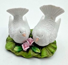 Vintage Lefton China White Doves Love Birds 3x2.5&quot; Figurine Pink Roses 1985 - $14.85